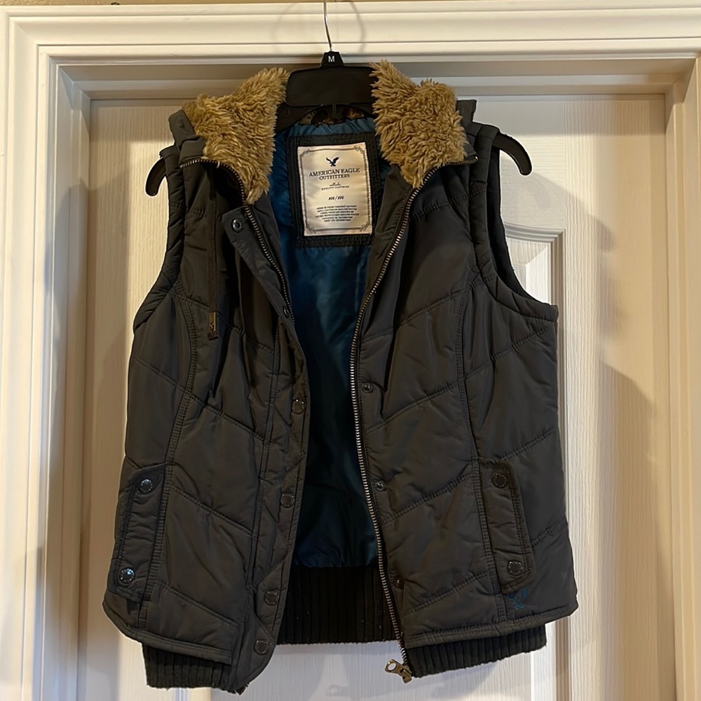 Like new gray vest